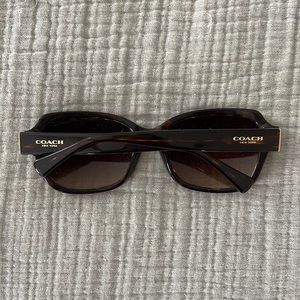 Coach sunnies